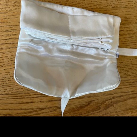 Travel Jewellery Wrap/Roll SATIN JEWELLERY ROLL Case for Travel - Picture 4 of 13